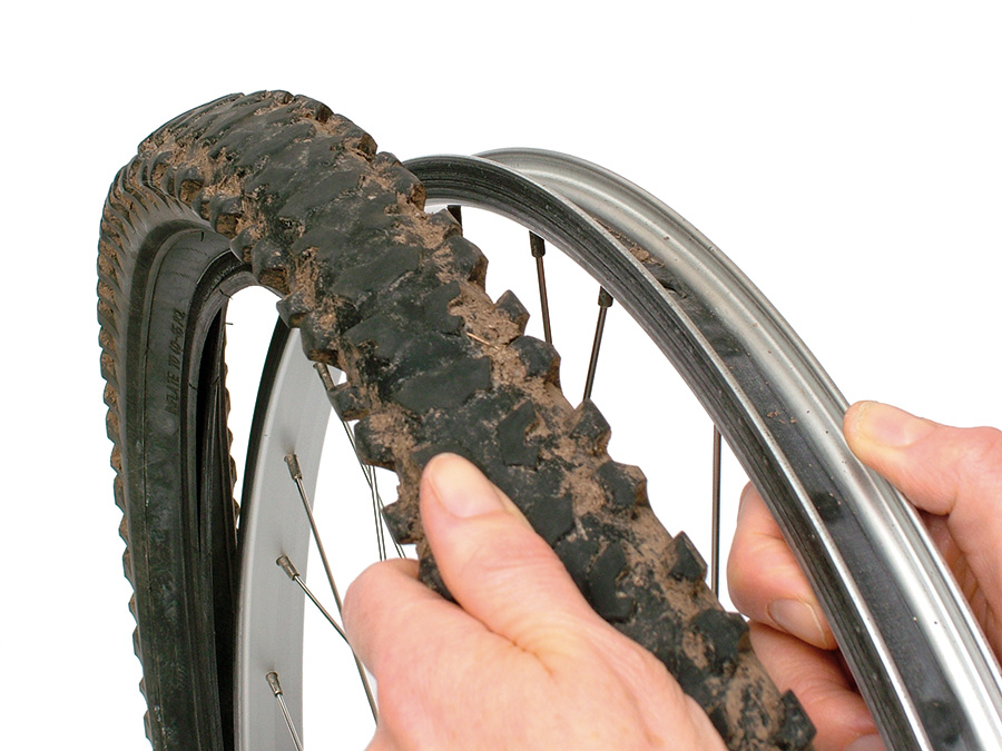 how-to-replace-a-bike-tyre-haynes-publishing